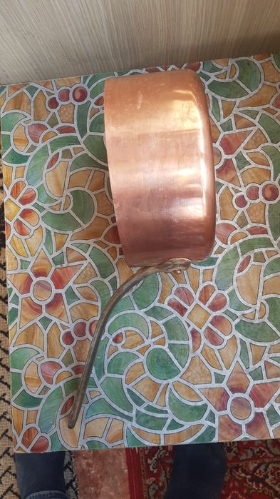 Vand cratiță cupru,înălțime 80mm ,lățime 1 80 mm.,capacitate 1,5l