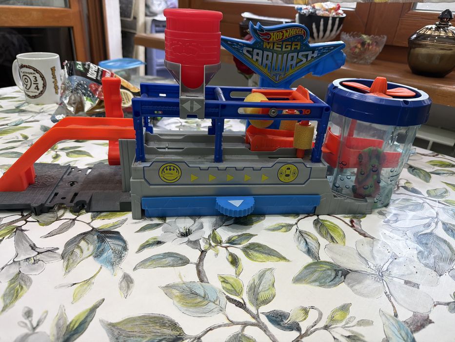 Игрушка автомойка hot wheels
