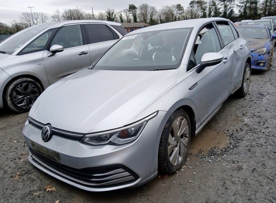 Dezmemebram Dezmembrari Piese Volkswagen VW Golf 8 1.0tsi E Tsi DLA