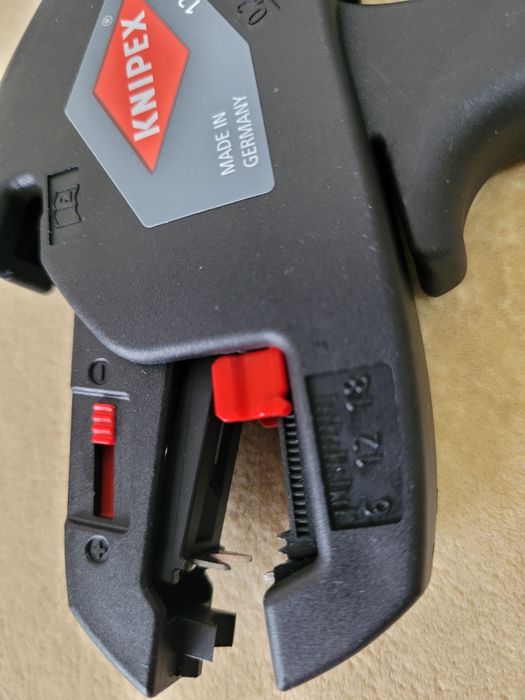 Dezizolator Cabluri Knipex
