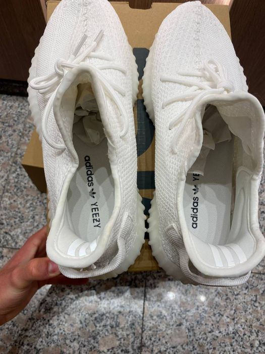 Yeezy Boosr 350v2 Cream White