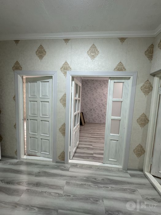 Продается квартира на первом этаже 2 комнаты 60 квадратов