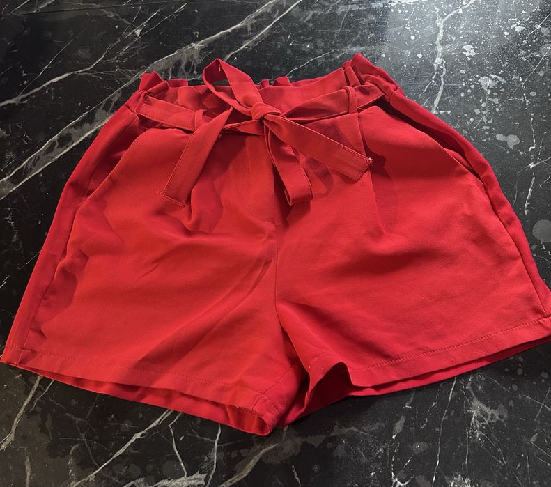 Pantaloni scurti eleganti