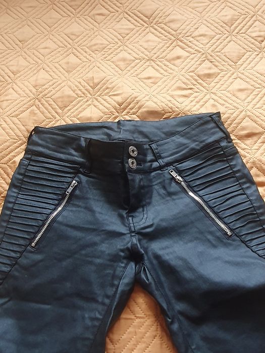 Pantaloni imitatie piele