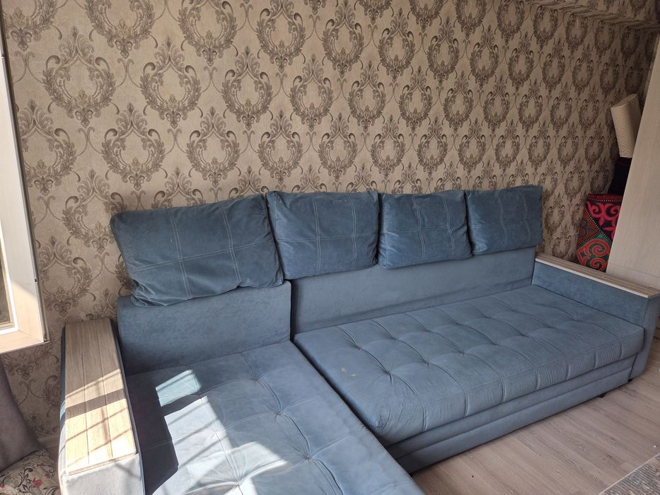 Продаётся диван в отличном состоянии