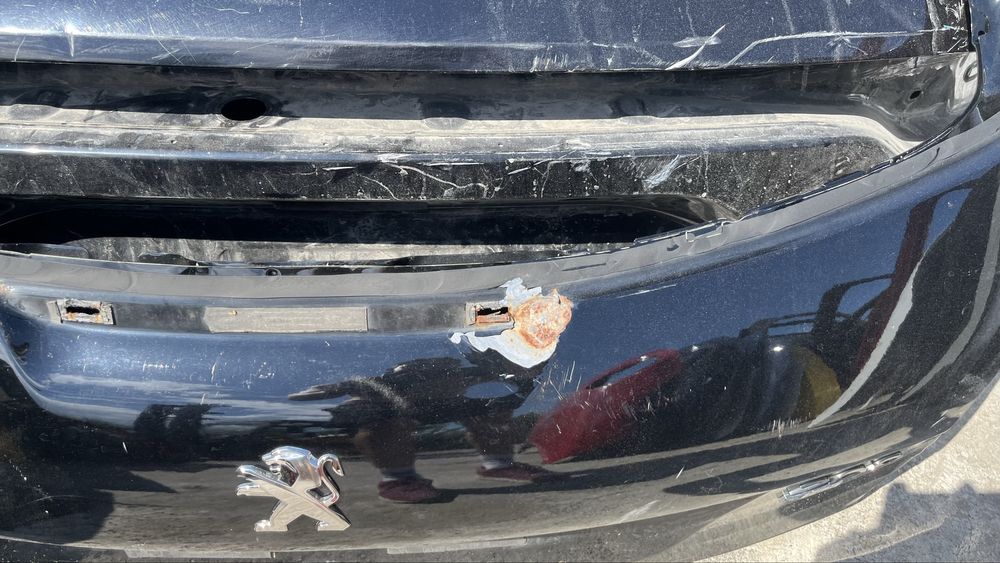 Багажна врата Peugeot 208