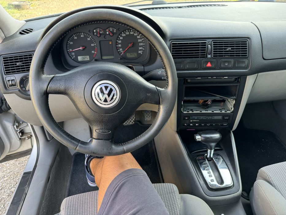 Голф 4 1.6 бензин автоматик само на части