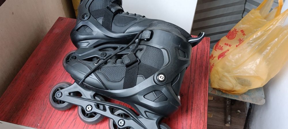 Продам коньки роликовые.