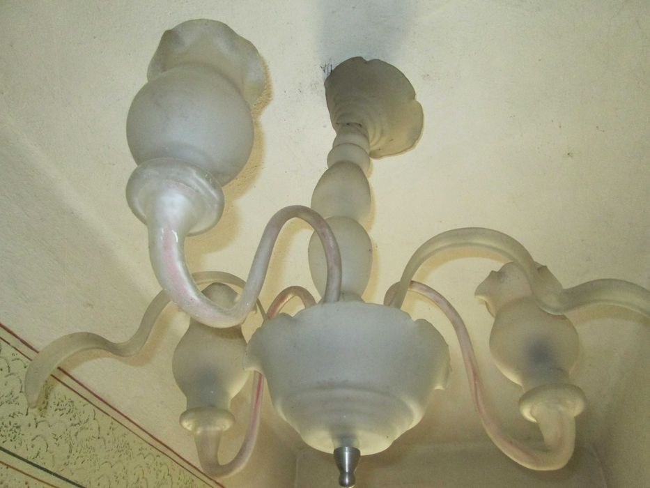 Lustra veche cu trei brate din sticla - made Berca Buzau