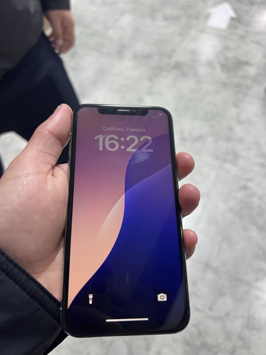 Продам айфон 5s и айфон xs