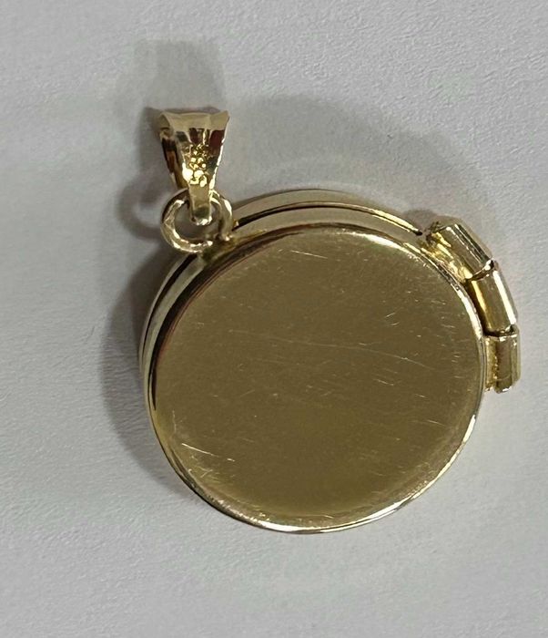 Златна висулка-медальон 14К 585 /3,70 гр.