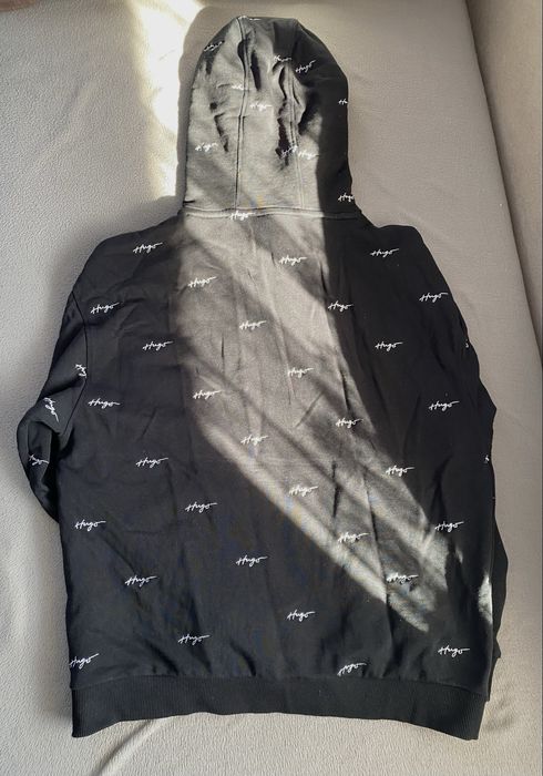 Чисто нов Hugo Boss екип – Размер M