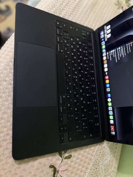 appel MacbooK air 16гб