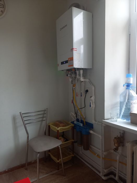 Срочно Центр 3х комнатную квартиру продам