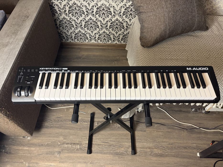 MIDI-клавиатура M-Audio Keystation 61 MK3