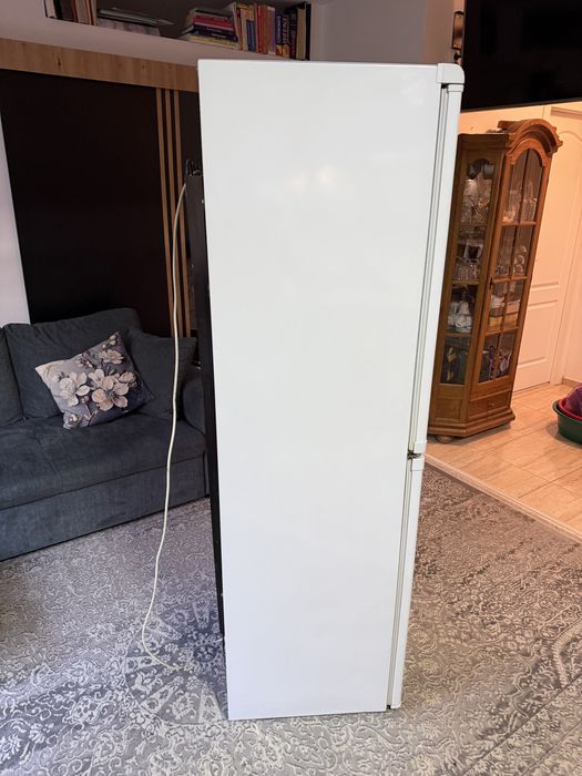 Frigider INDESIT cu congelator separat
