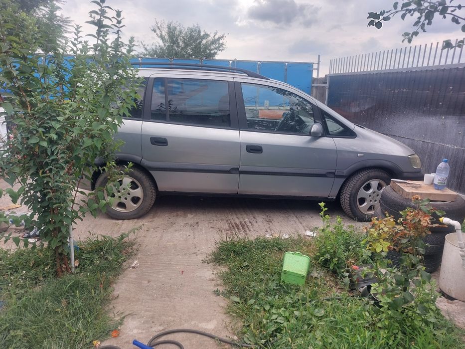 Se vinde Zafira .1.6 Benzina .7 locuri ..