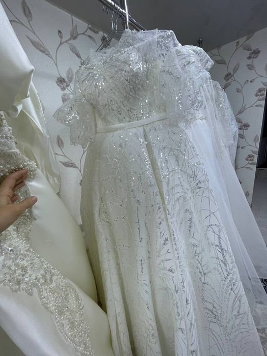 Kelin ko'ylaklar sotiladi