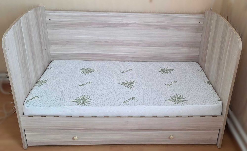 Детски Легла 70/140см (Трансформиращи) с Чекмеджета и Матраци