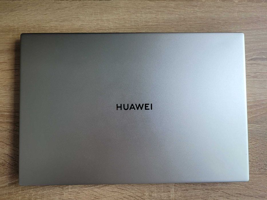 Laptop Huawei MateBook (i5-10210U, 8GB RAM, 512GB SSD) - Stare Excelentă