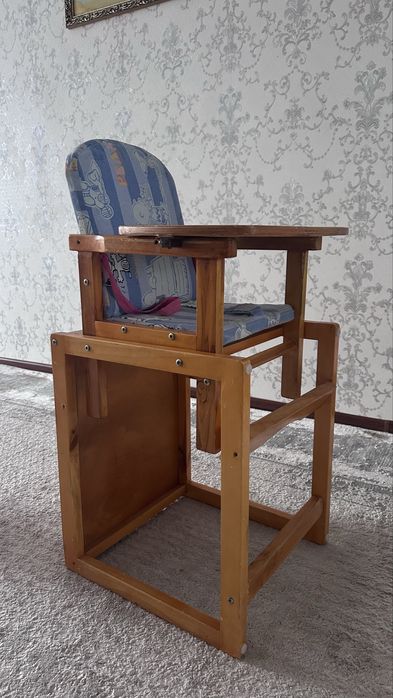 Детский деревянный столик