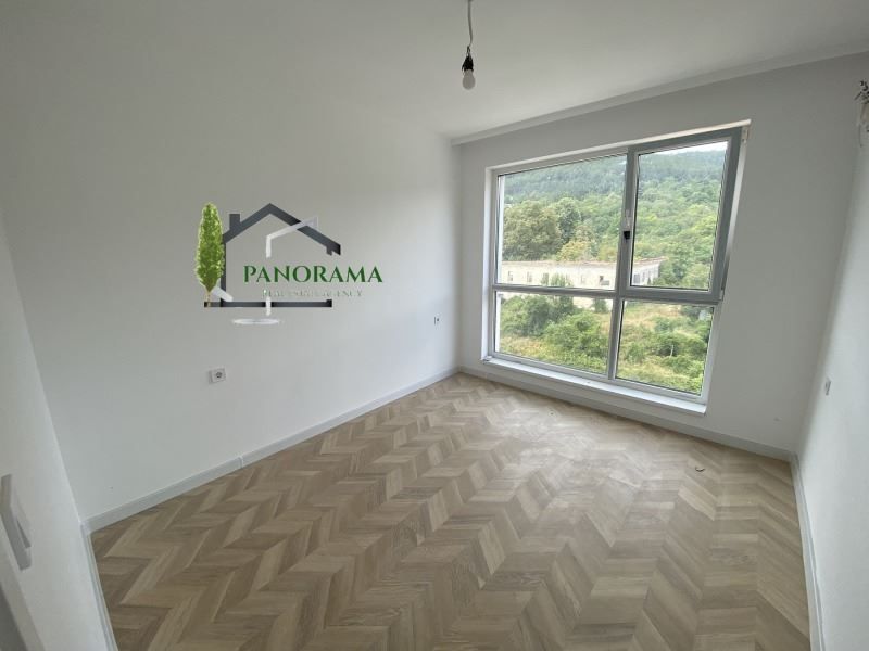 Продава се Тристаен апартамент в Шумен, Боян Българанов 1 - 86 кв.м за 1373 €/кв.м - Снимка #2