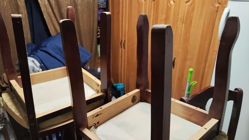 Продам 6 стульев