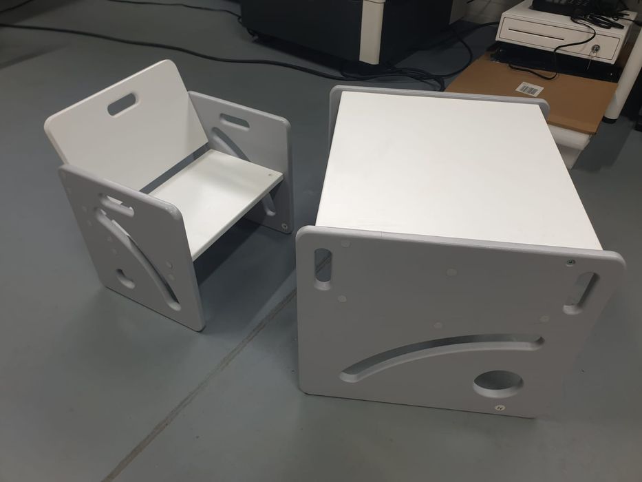 Set masă și scaun reglabil pentru copii între 1 și 4 ani