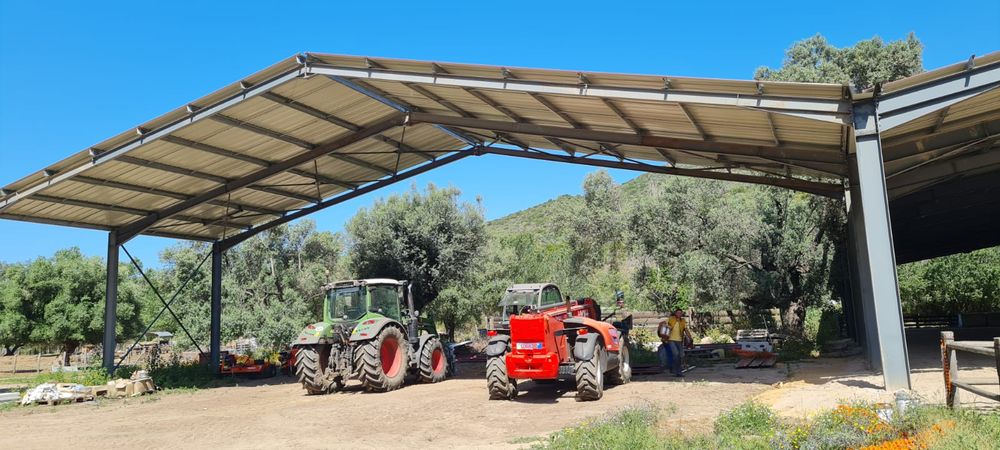 Vand hale metalice avem pe stoc asiguram transport si montaj rog serio