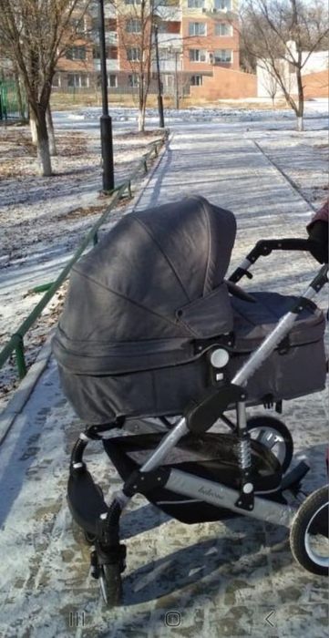Продаётся коляска в отличном состоянии