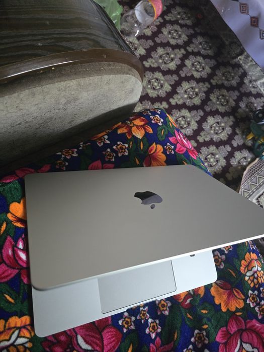Macbook air 13 m2 8:256