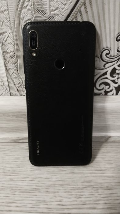 Мобилный телефон Huawei Y6 2019