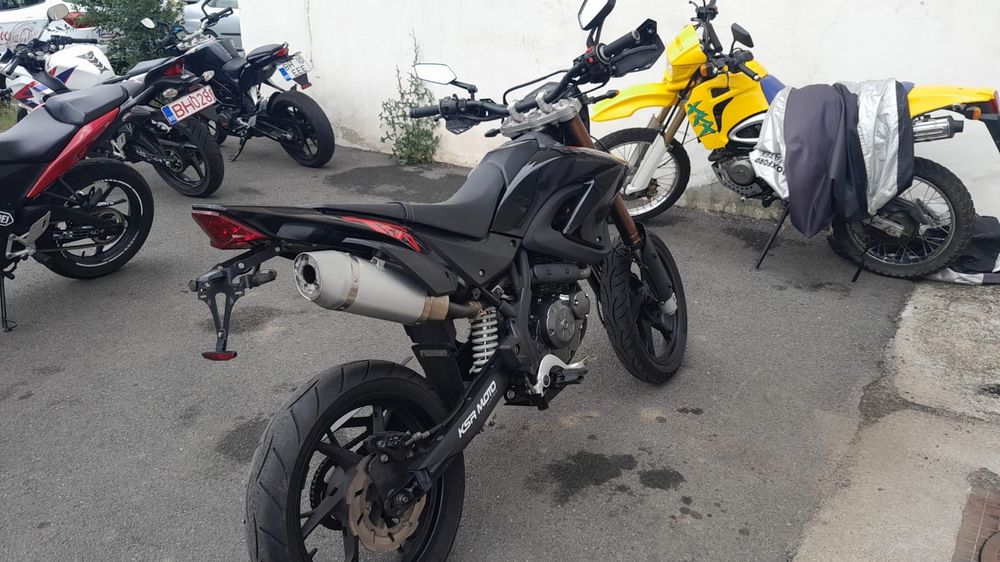 Vând motor cross