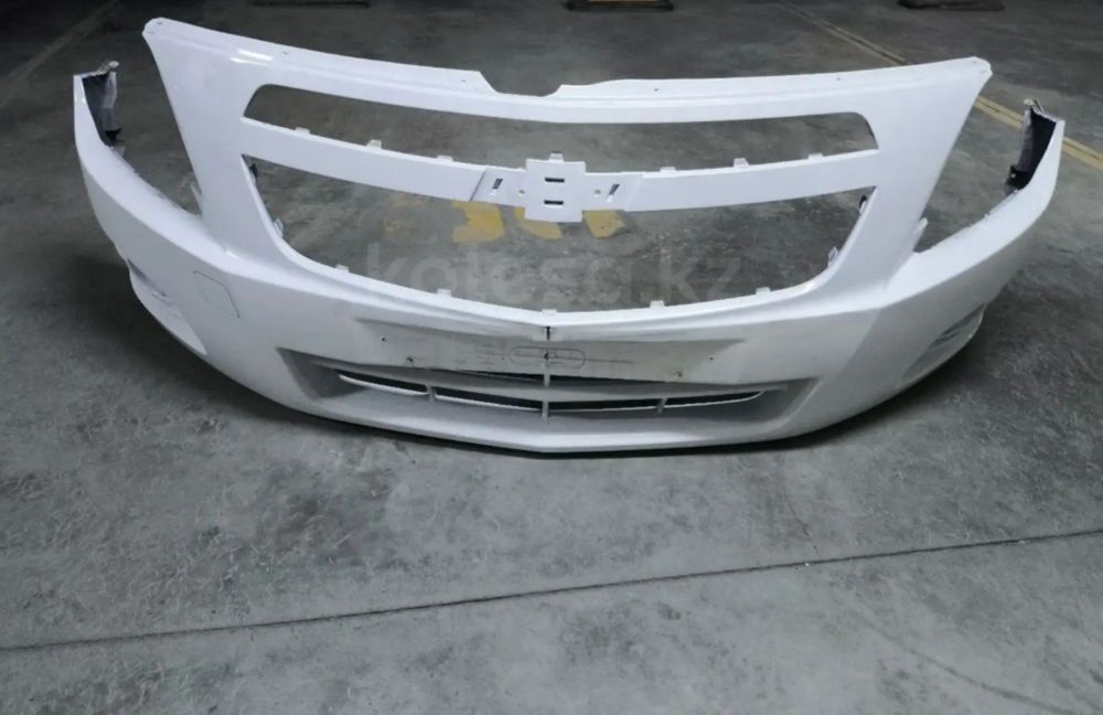 Передний бампер.