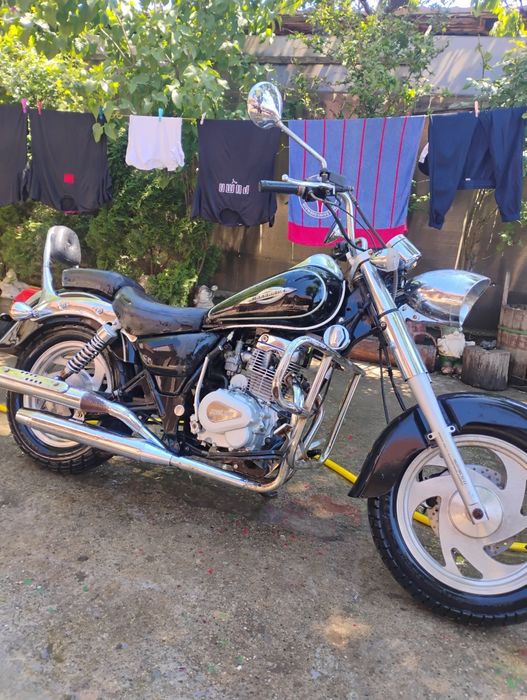 Vând motocicleta Jin lun de 150 cv