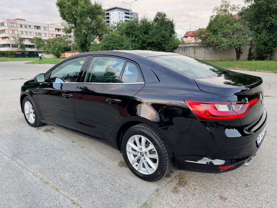 RENAULT Megane 2021 — imagine 4