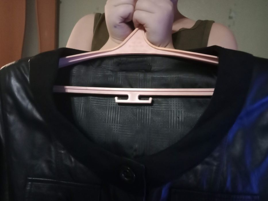 Коженная куртка женская