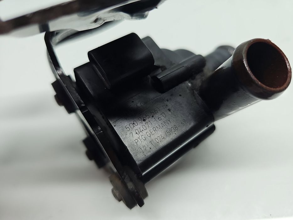 Pompa recirculare apa Skoda Octavia 3 (5E3) [Fabr 2012-2020] 5Q0965561