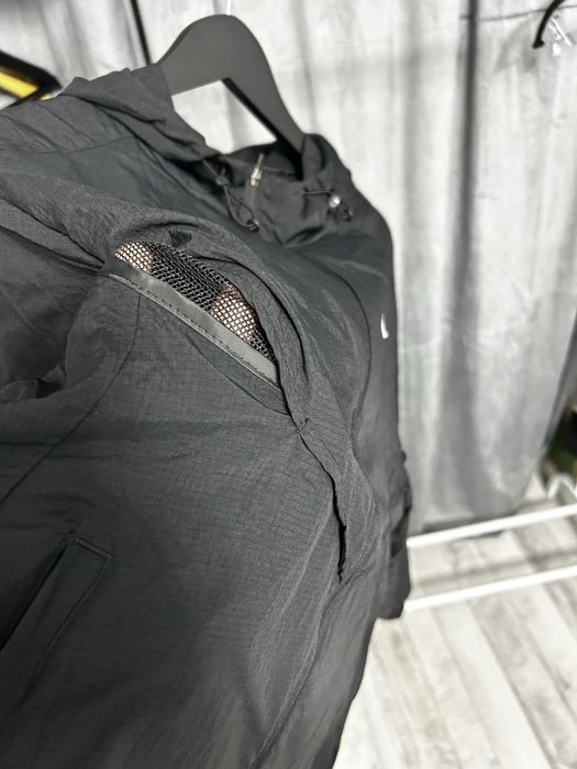 Geaca Nike anti vant noua fara eticheta / marimea M