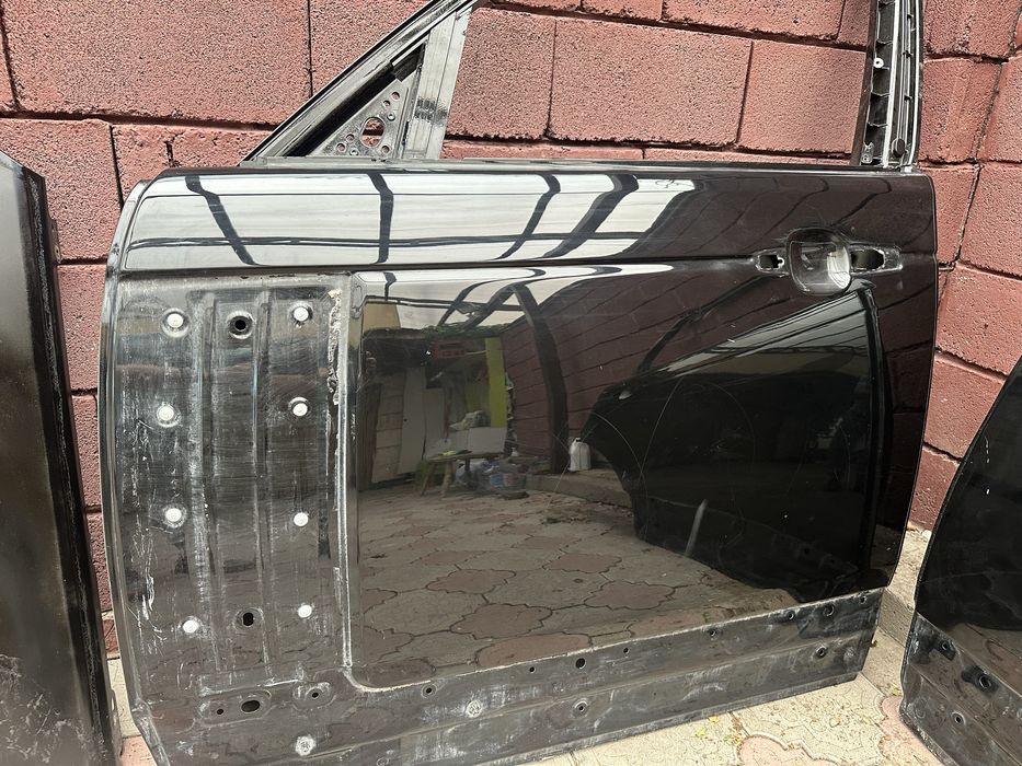 Rover Range Rover 2019 год двери продам