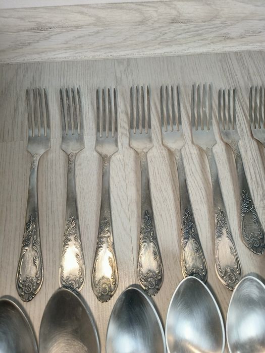 Посребрени прибори за хранене