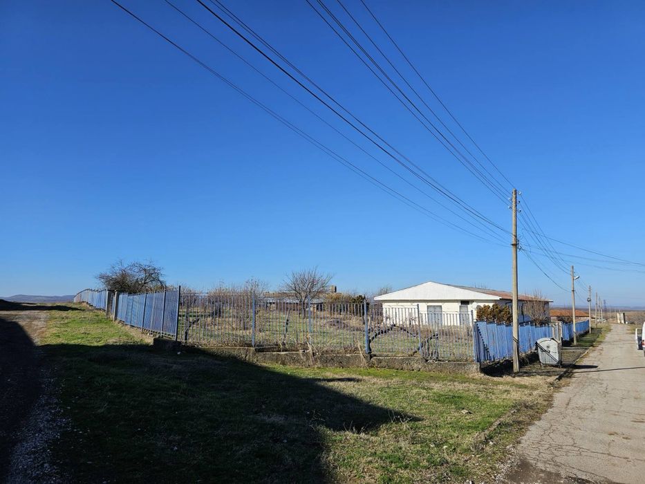 Дава се под наем Промишлена сграда в с. Стамболово, Област Хасково - 587 кв.м за 510 € - Снимка #4