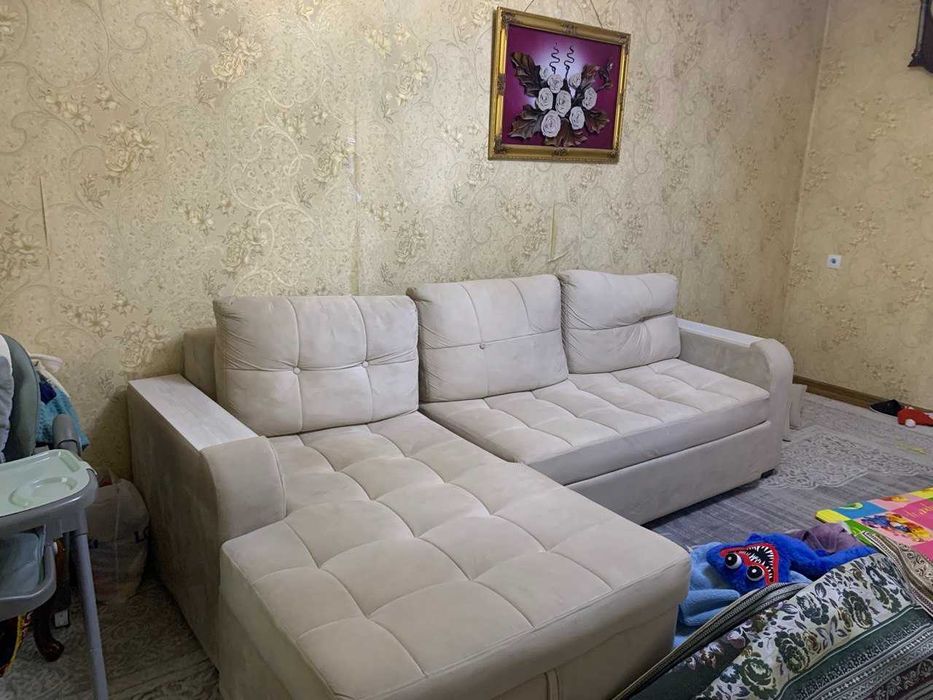 Raskladnoy uglavoy divan