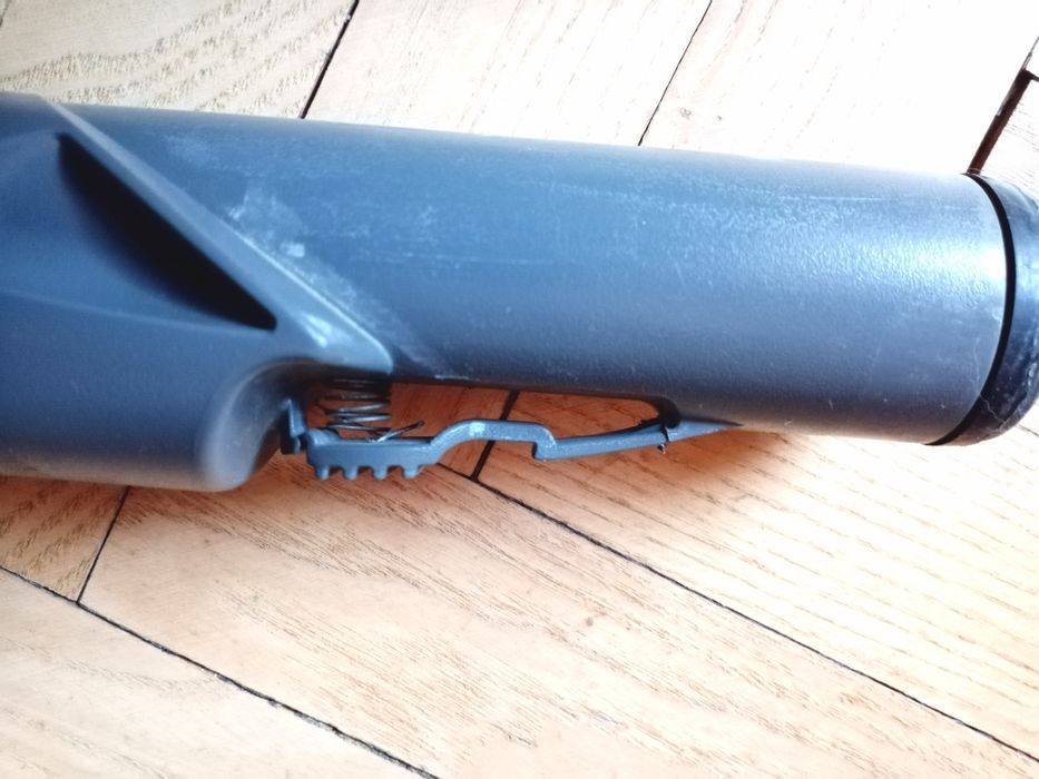 Работеща прахосмукачка Zelmer Delfin 819