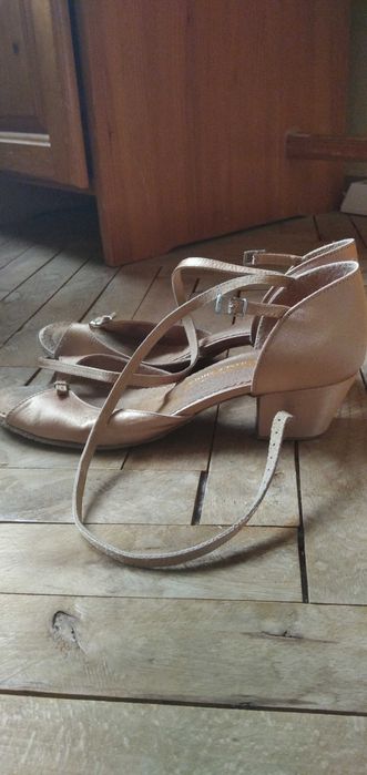 Обувки за спортни танци, 39 номер