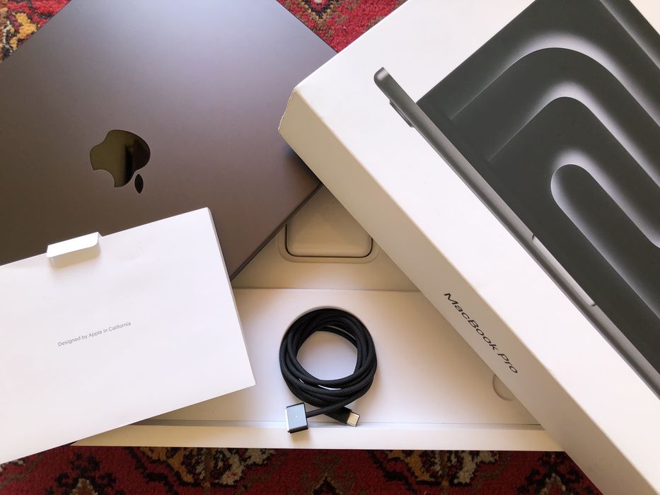 100%/3 цикл 2023 Apple MacBook Pro 14-дюйм M3 Pro Chip LL/A сотилади