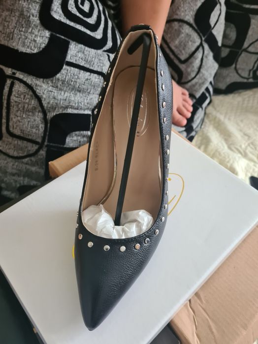 Pantofi noi nr. 40