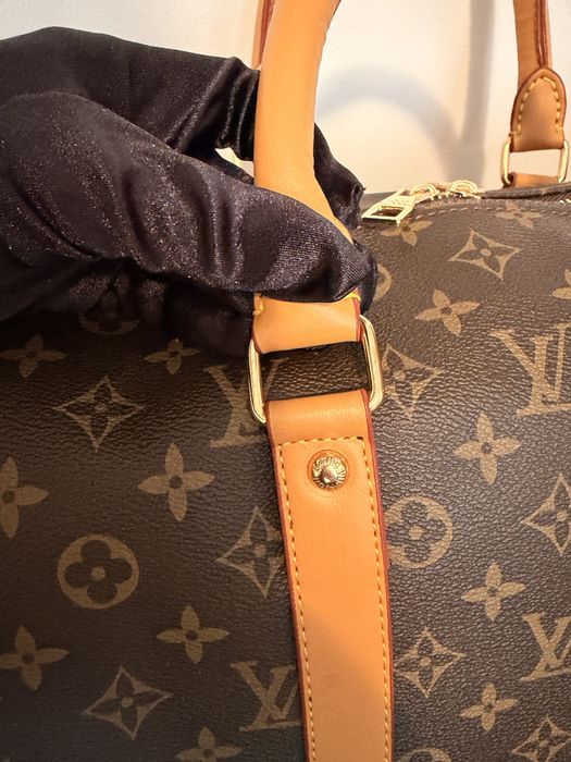 Сакове- Louis Viutton