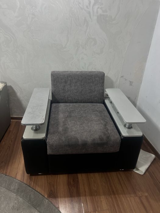 Продам диван с креслом