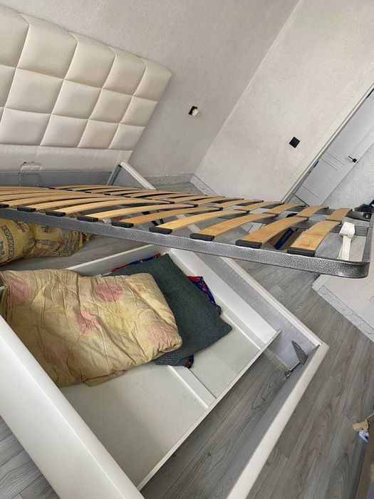 Кровать , ширина-160,длина-2